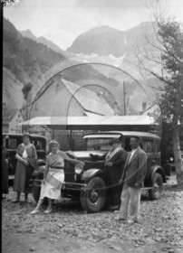 AU 2155 Peugeot 12 six .jpg