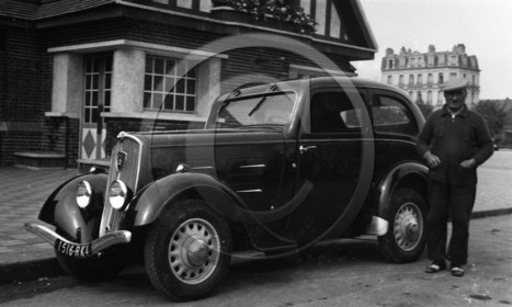 AU 2151 Peugeot 201 D .jpg