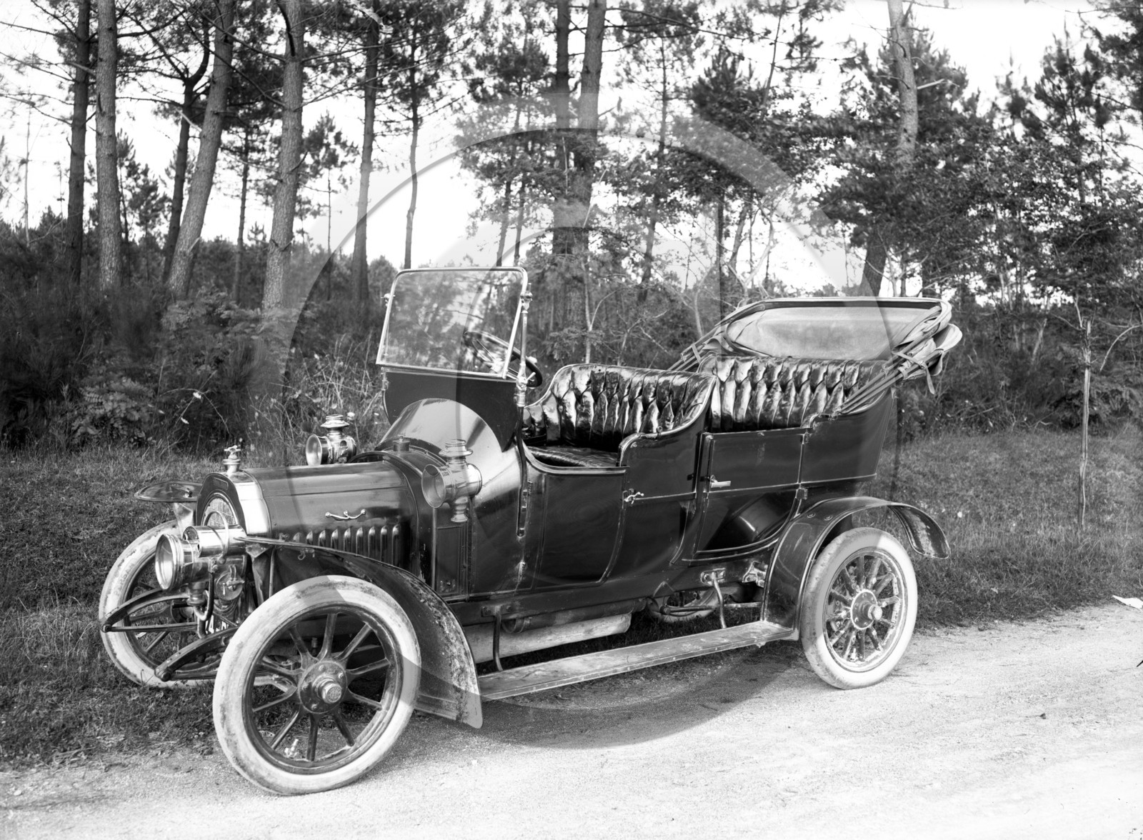 AU 2033 ter Chenard Walker .jpg