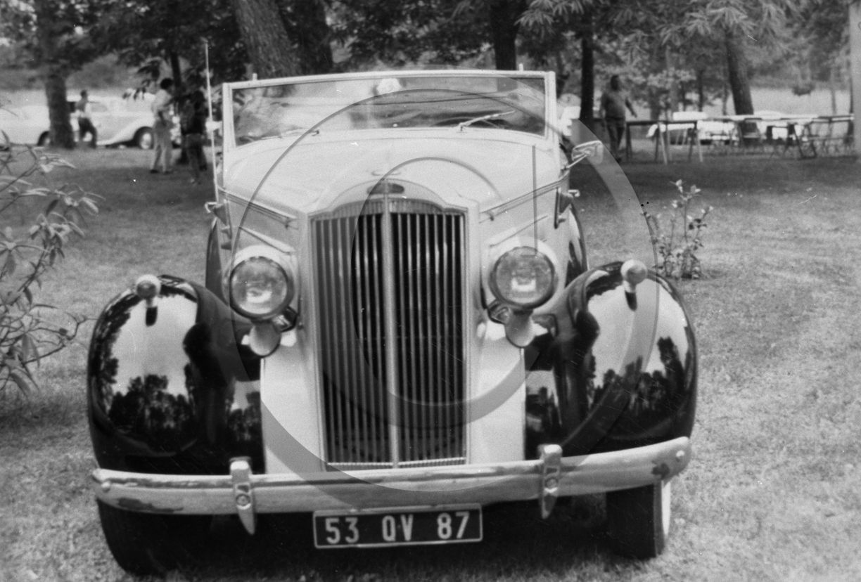 AU 993 Packard 115 cabriolet spider 1937 .jpg