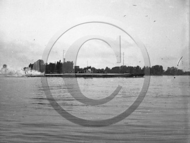 BA 919 bateau de guerre  sous marin .jpg