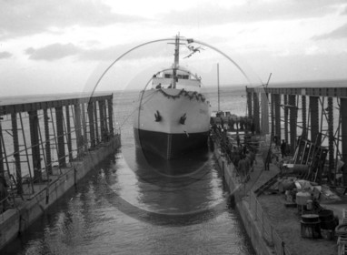 pétrolier Tourago cale sèche des chantiers Auroux année 1965.jpg