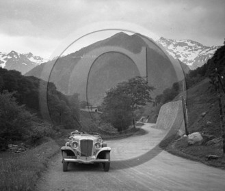 AU 1206 Auburn 8-100A phaeton sedan 1932 .jpg