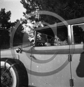 AU 2825 Auburn 8-100A  pheton sedan 1932 .jpg