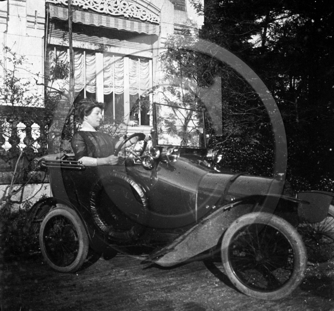 AU 2529 Peugeot BB .jpg