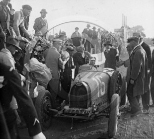 AUC 65  Lehoux à l'arrivée 7 avril 1929 .jpg
