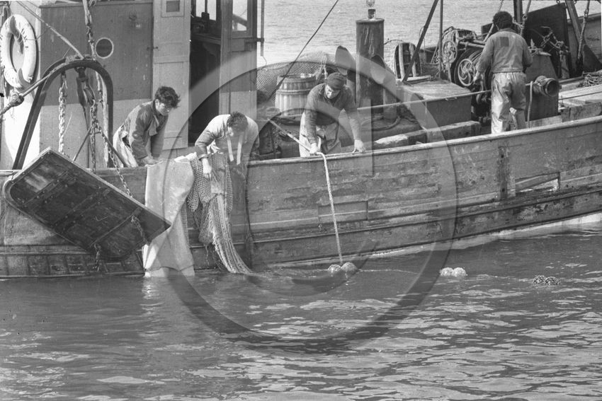 Arcachon - 4 mars 63 chalutier Gilbert Andre ,Ile d'Yeu , vue partielle 3  .jpg