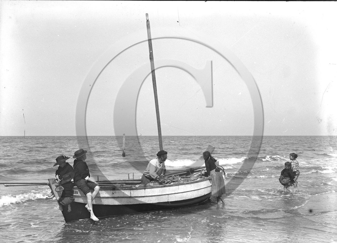 vi  1199 Asnelles Arromanches port en bessin dpt 14 .jpg