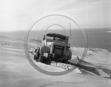 AUU 71 Berliet sur la dune du Pyla.jpg