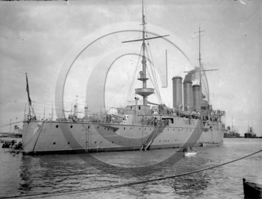 BA 1454   bateau de guerre la Recente.jpg