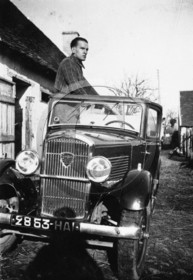 AU 2306 Peugeot 201 coach decouvrable .jpg