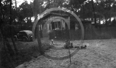 AU 1289 Peugeot 301 .jpg