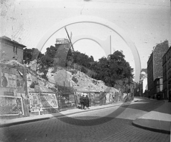 vi  421 montmartre.jpg