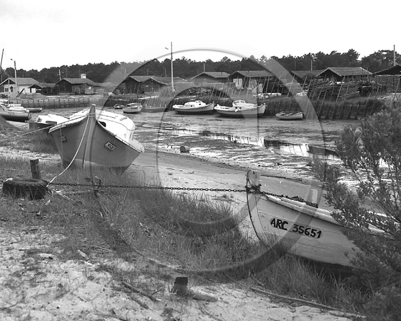 arc 1090 port de Gujan.jpg