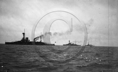 BA 46 bateau de guerre.jpg