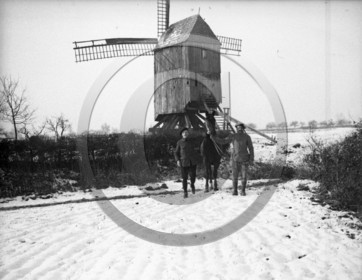 AG 752 moulin a vent .jpg