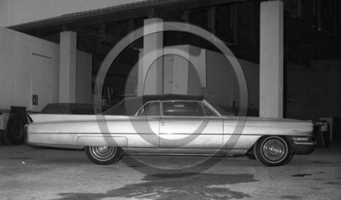 AU 374 Cadillac Fleetwood cabriolet 1963 .jpg