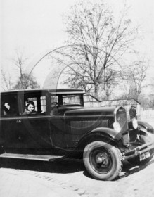 AU 988 Chenard Walker .jpg