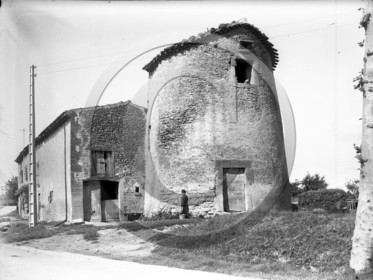 AG 755 moulin ou pigeonnier .jpg