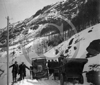 AU 2017 Chenard Walker  de dos  Renault de face .jpg