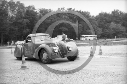 AU 1031 Darl Mat coupé gymkana  .jpg