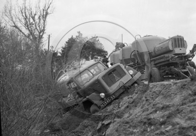 AUU 97 Berliet accidenté.jpg