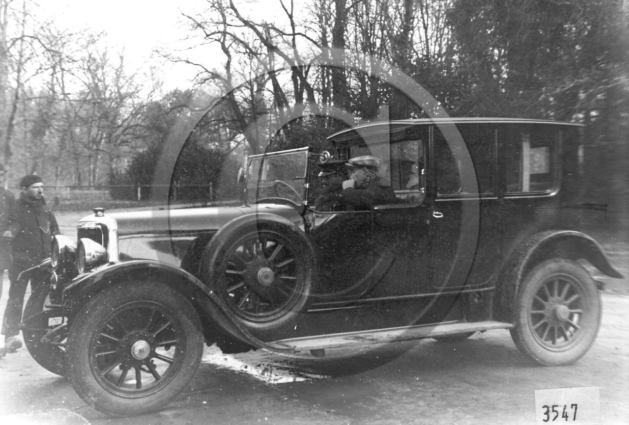 AU 3547 Panhard .jpg