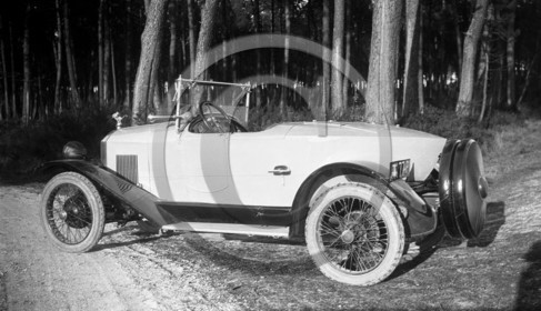 AU 2198 bis Peugeot .jpg