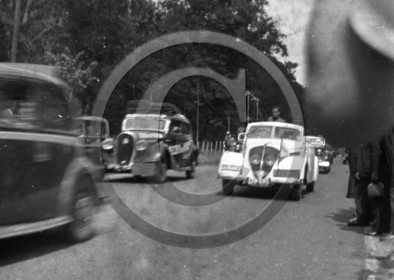 AU 1587 peugeot 402 cabriolet  .jpg