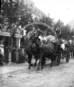 vi  481 la Bourboule fete attelage dpt 63 .jpg