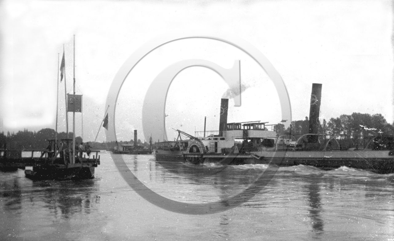 BA 1067   vapeur à aubes.jpg