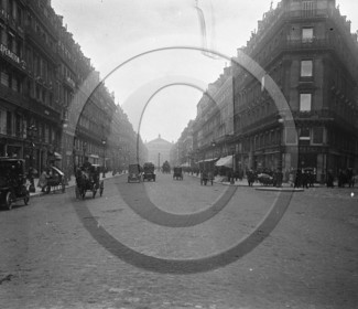 vi  1648  Paris attelage voitures anciennes.jpg