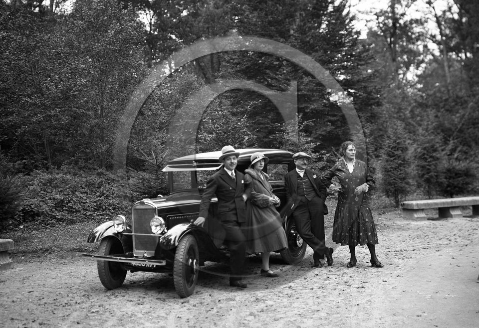 AU 1952 Peugeot 201 .jpg