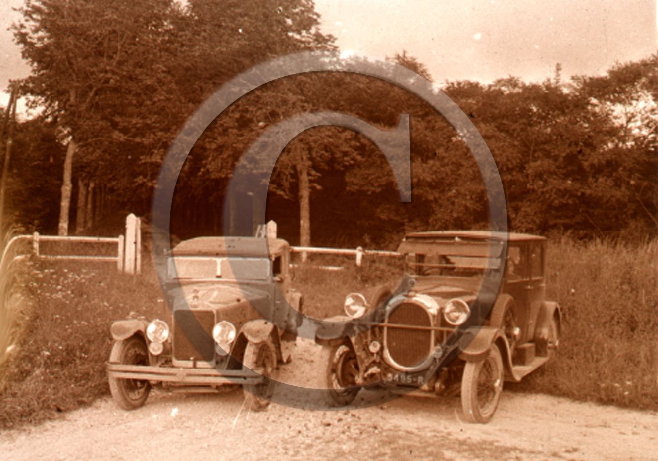 AU 3853 Chenard+Delage Avenue du chateau prince carol 1930.jpg